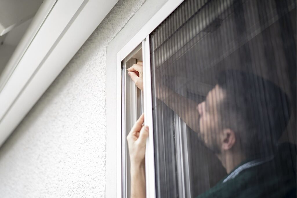 Mosquito screen door Installation